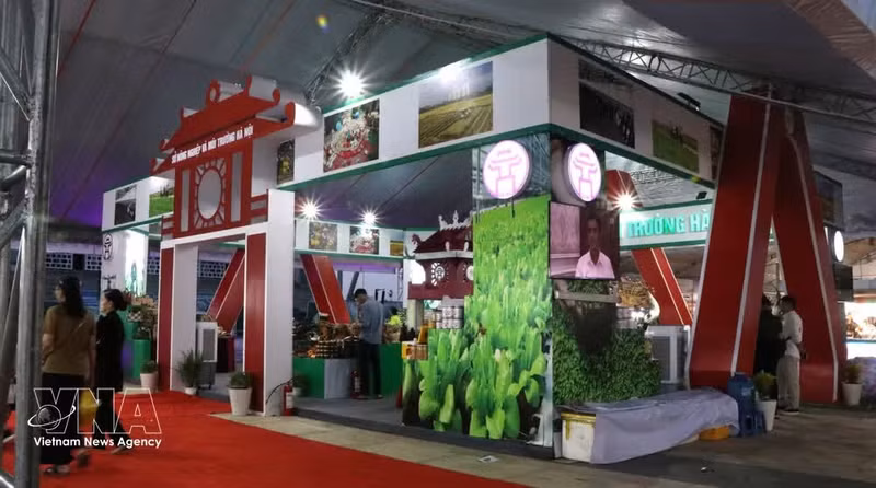 Des stands à la Foire. Photo: VNA