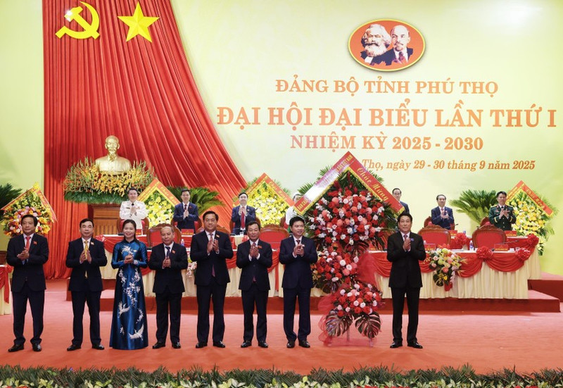Le président de la République, Luong Cuong, assiste au premier Congrès du Comité du Parti de la province de Phu Tho, ouvert le mardi 30 septembre. Photo : VNA. 