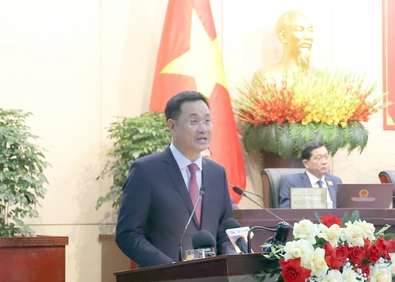 Le secrétaire du Parti pour la ville, Le Ngoc Quang, prend la parole. Photo : VOV.