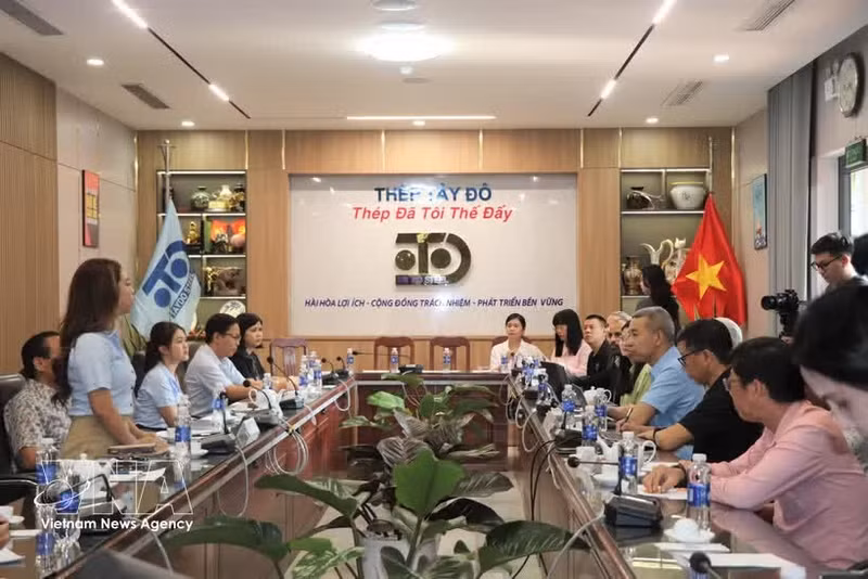 Lors de la réunion. Photo : VNA. 