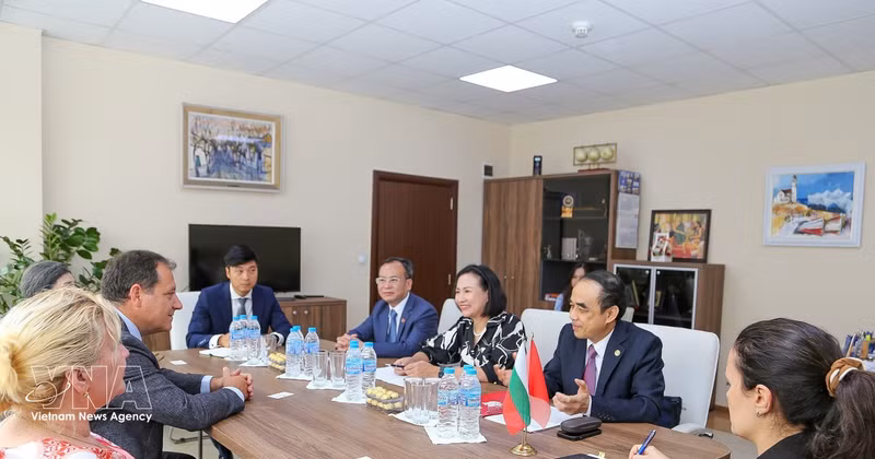 Le Vietnam et la Bulgarie elargissent leur cooperation dans la formation, la recherche medicale et la pharmacie