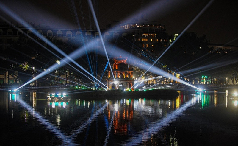 Le programme de mise en lumière artistique est accessible librement à la population et aux touristes, tous les soirs, du 24 décembre 2025 au 4 janvier 2026.