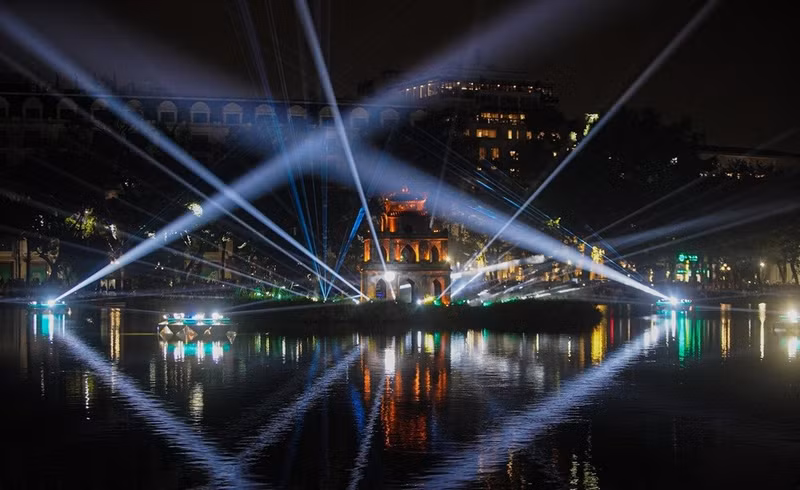 Le programme de mise en lumière artistique est accessible librement à la population et aux touristes, tous les soirs, du 24 décembre 2025 au 4 janvier 2026.