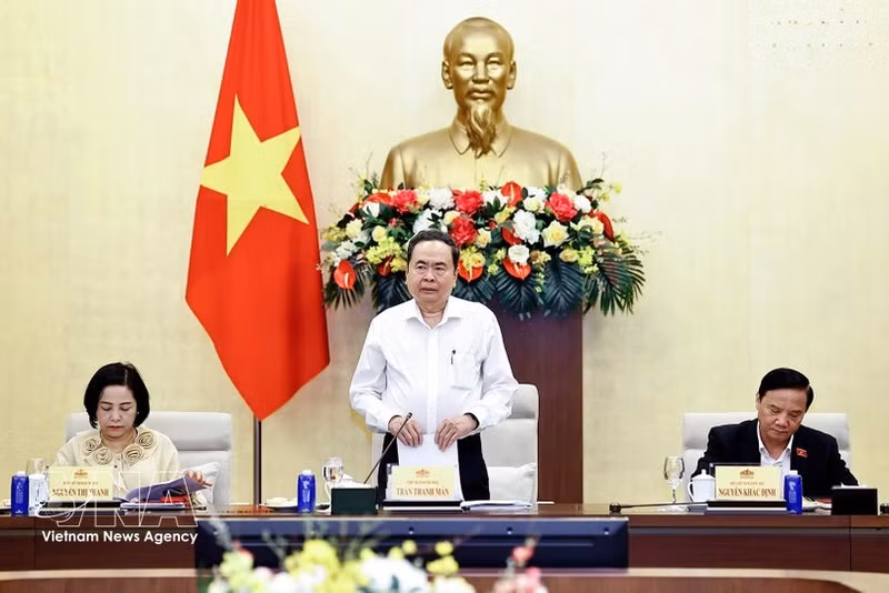 Le président de l'Assemblée nationale Trân Thanh Mân s'exprime lors de la réunion. Photo : VNA. 
