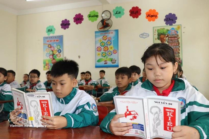 Élèves de l'école primaire de Tien Dien à Ha Tinh. Photo : VNA.