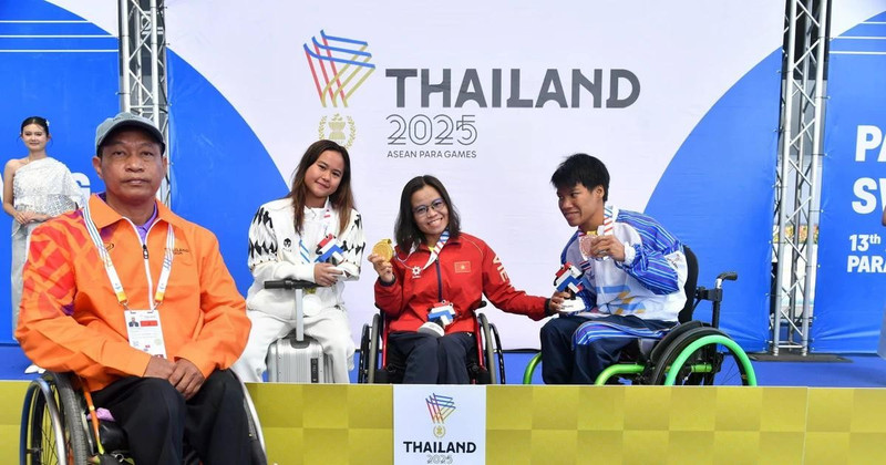 La nageuse Vi Thi Hang remporte sa quatrième médaille d'or aux Jeux. Photo : VNA.