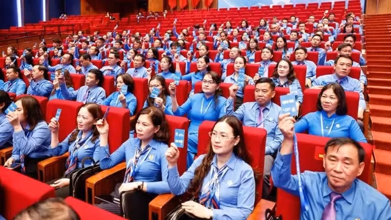 Le XIVe Congrès de la Confédération générale du travail du Vietnam réunit 780 délégués.