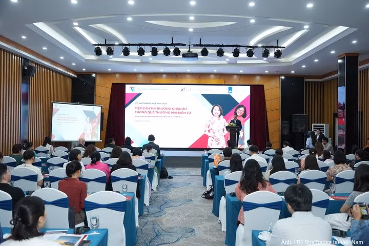 Une vue générale du séminaire du projet ITC SheTrades - UPS Women Exporters Programme. Photo: congthuong
