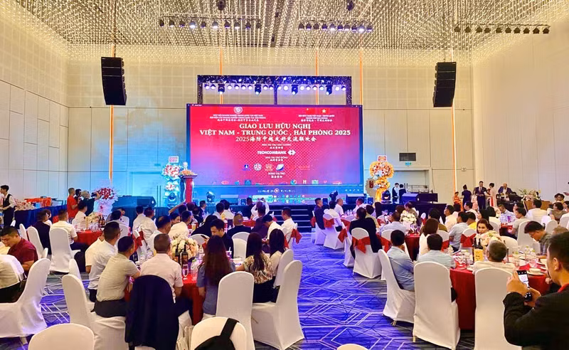 Lors du Programme d'échanges d'amitié Vietnam-Chine 2025. Photo: haiphong.gov.vn