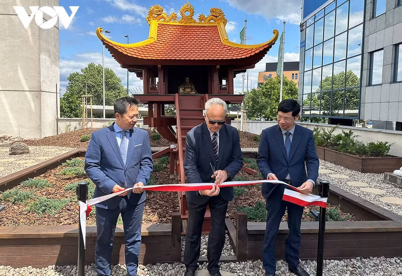 Lors de la cérémonie d'inauguration du Jardin du Vietnam. Photo: VOV