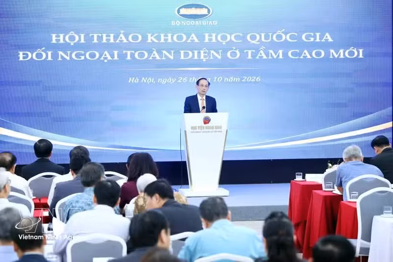 Le membre du Bureau politique et ministre des Affaires étrangères, Le Hoai Trung, s'exprime. Photo : VNA.