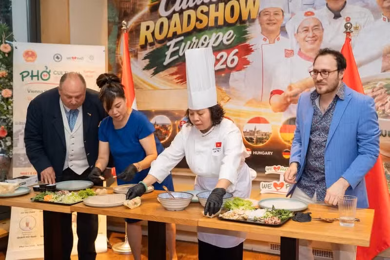 Promouvoir le pho et la culture culinaire vietnamienne. Photo" NDEL