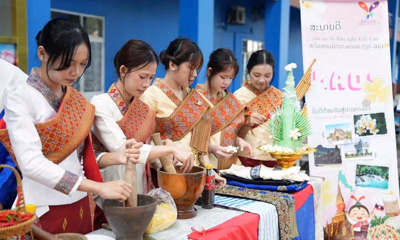 Les étudiants laotiens. Photo: Université de Thu Dau Mot