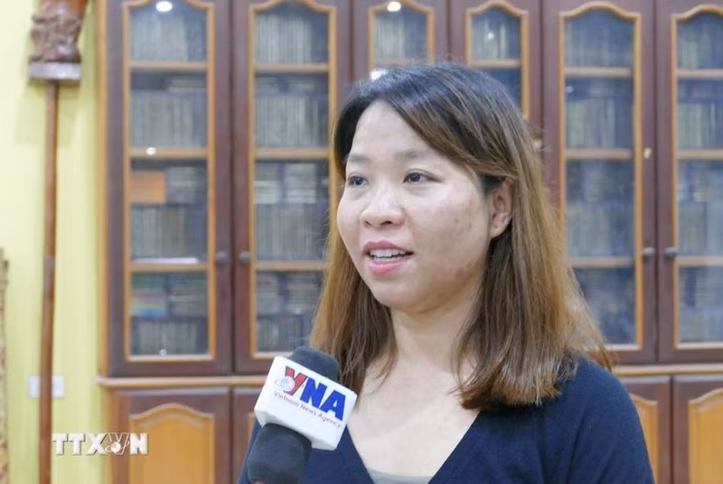 Nguyen Thi Thu Huyen, cheffe du bureau de l’Association des Vietnamiens de Vientiane. Photo : VNA.