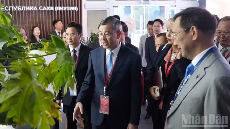 Le ministre Ngo Van Tuan lors du Forum économique oriental 2026. Photo : NDEL