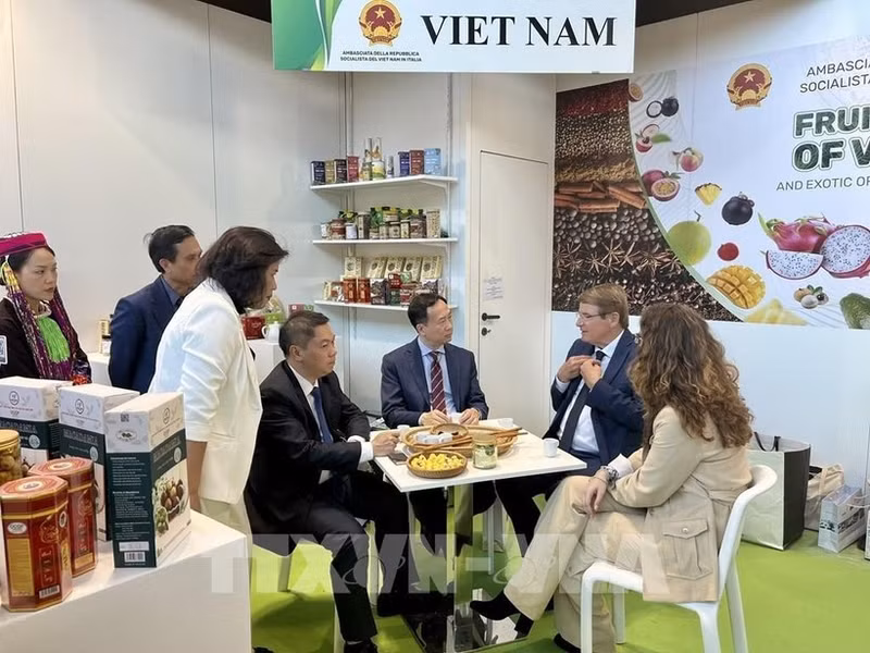 L'ambassade du Vietnam en Italie à la 41e édition de la Foire agricole Macfrut. Photo: VNA