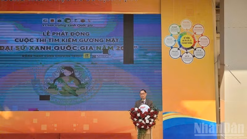 Le Dr Tran Van Mieu, vice-président de l'Association Vietnamienne pour la Protection de la Nature et de l'Environnement et chef du Comité d'organisation, prend la parole. Photo: NDEL