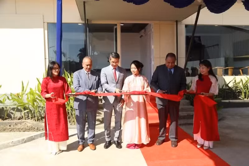L'ambassade du Vietnam au Timor-Leste a inauguré, le 15 juillet à Dili, son nouveau siège. Photo : VNA.