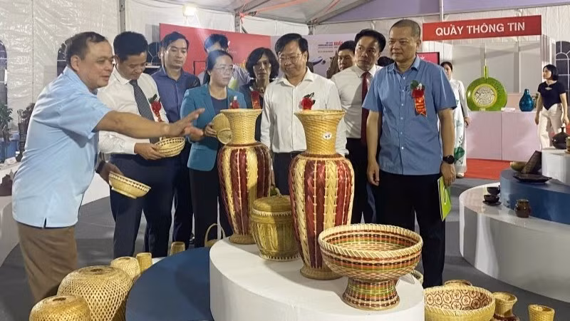 Le Service de l'Industrie et du Commerce de Hanoï organisera une exposition de promotion, d'échanges commerciaux et de mise en relation des produits OCOP. Photo: NDEL