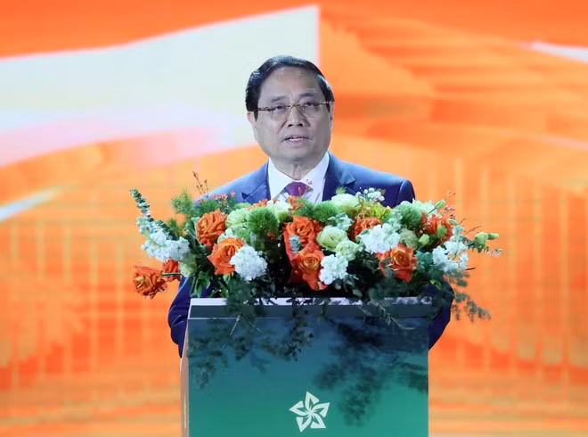 Le Premier ministre Pham Minh Chinh prend la parole lors de l'ouverture de la première Foire d’Automne 2025. Photo : VNA.