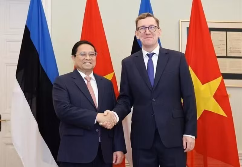 Le Premier ministre vietnamien Pham Minh Chinh (à gauche) et son homologue estonien Kristen Michal à Tallinn, le 6 juin 2025. Photo : VNA.