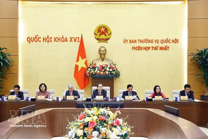 La réunion placée sous la présidence de Tran Thanh Man, membre du Bureau politique et président de l’Assemblée nationale. Photo: VNA