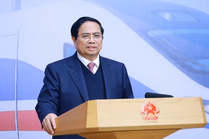 Le Premier ministre Pham Minh Chinh à la réunion du Comité de pilotage des ouvrages clés et des projets nationaux d’importance stratégique dans le secteur ferroviaire. Photo : VNA