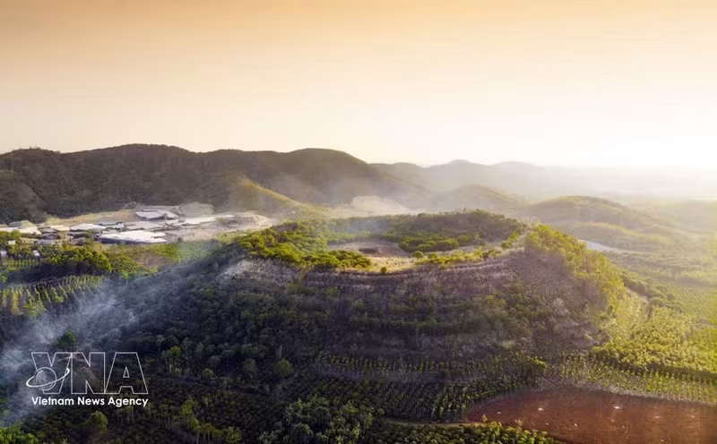 Le volcan Bang Mo, dans le bourg d'Ea T'ling, district de Cu Jut, province de Dak Nong. Photo : VNA.