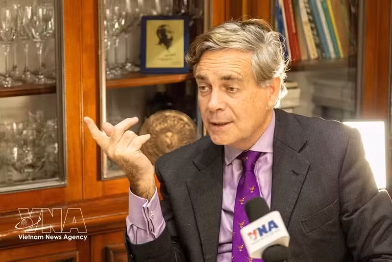 L’expert argentin Patricio Carmody. Photo : VNA.