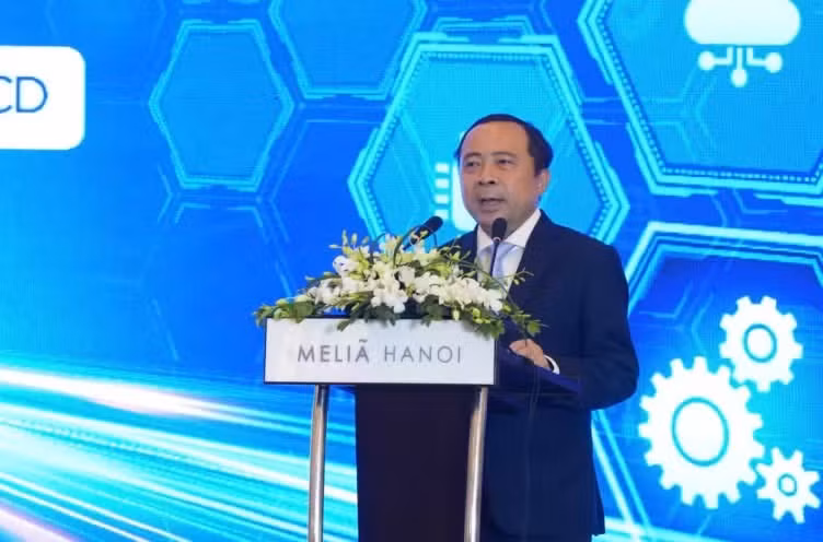Le ministre des Sciences et des Technologies, Vu Hai Quan, s'exprime au forum. Photo : NDEL.