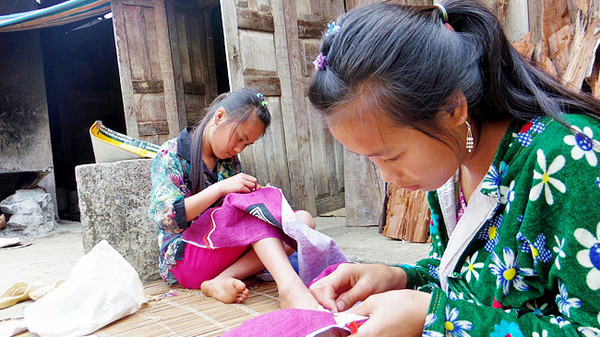Le tissage du lin chez les Mông de Hà Giang ảnh 6 Le tissage du lin chez les Mông de Hà Giang ảnh 6