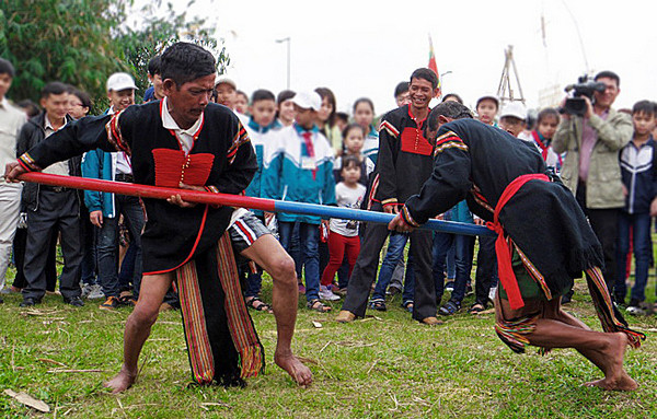 Fête d’invocation de la pluie et des récoltes chez les Ê Dê ảnh 13 Fête d’invocation de la pluie et des récoltes chez les Ê Dê ảnh 13