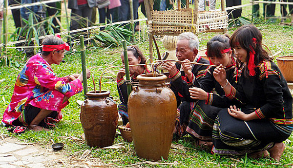 Fête d’invocation de la pluie et des récoltes chez les Ê Dê ảnh 4 Fête d’invocation de la pluie et des récoltes chez les Ê Dê ảnh 4