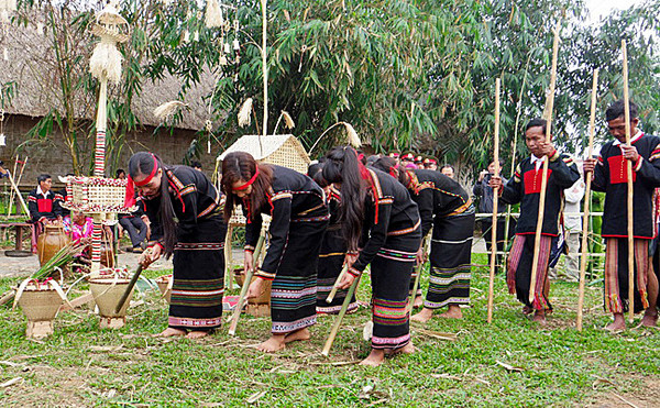 Fête d’invocation de la pluie et des récoltes chez les Ê Dê ảnh 6 Fête d’invocation de la pluie et des récoltes chez les Ê Dê ảnh 6