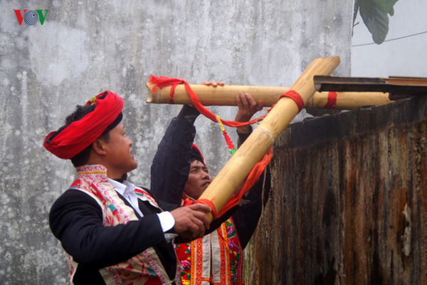 Rituel annuel des Dao Rouge pour prier de la chance ảnh 8 Rituel annuel des Dao Rouge pour prier de la chance ảnh 8