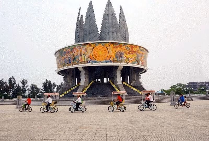 Le 1ᵉʳ quartier de Mong Cai est le cœur de la zone touristique nationale de Tra Co. Photo : VNA.