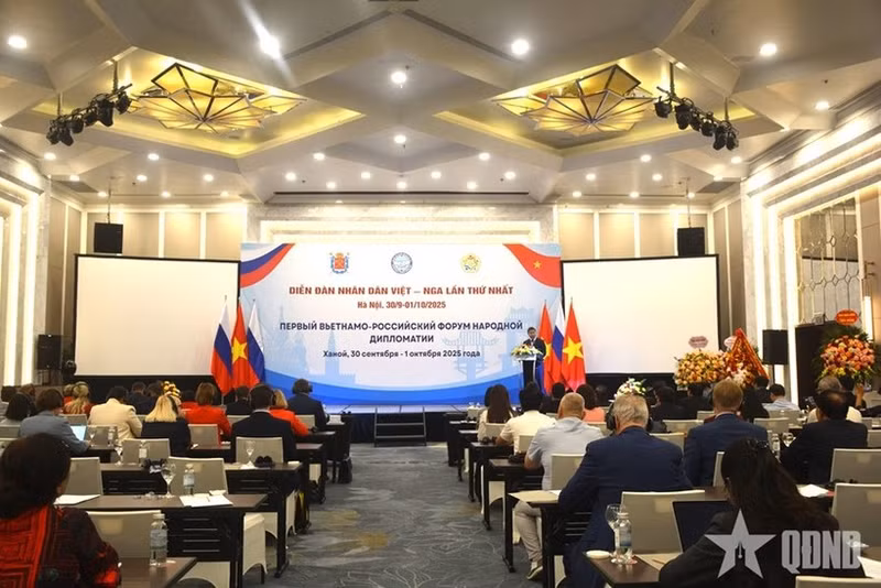 Le premier Forum populaire Vietnam-Russie s'est clôturé le 1er octobre. Photo : qdnd.vn