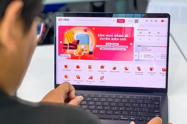 Le marché du commerce électronique, qui représentait 4 milliards de dollars en 2015, a été multiplié par huit pour atteindre 32 milliards de dollars l'an dernier. Photo : VNA.