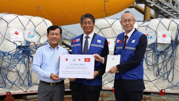 Le Japon aux côtés du Vietnam pour surmonter les dégâts des tempêtes et inondations. Photo : VOV.