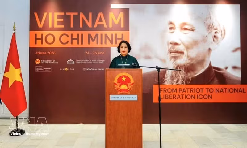 L’ambassadrice du Vietnam en Grèce, Pham Thi Thu Huong, s’exprime lors de l’événement. Photo : VNA.