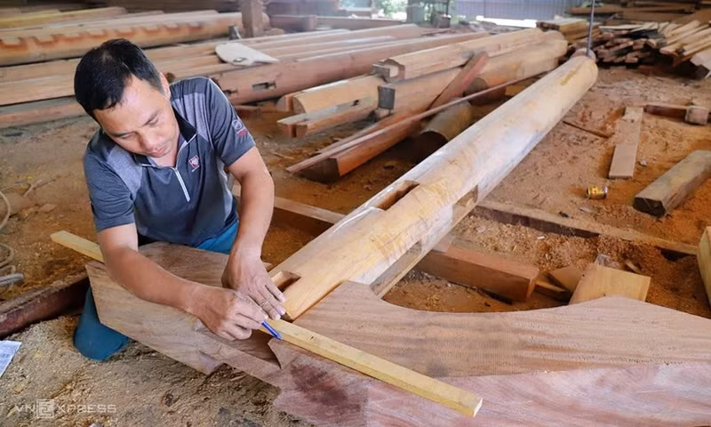 Un établissement de production de bois à Ha Tinh. Photo : vnexpress.net