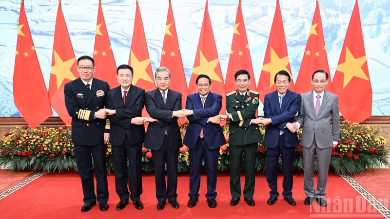 Le Premier ministre reçoit les ministres chinois des Affaires étrangères, de la Défense et de la Sécurité publique. Photo: NDEL