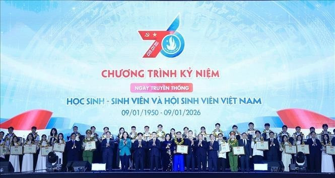  Célébration de la Journée traditionnelle des élèves, étudiants et de l’Union des étudiants du Vietnam. Photo: VNA