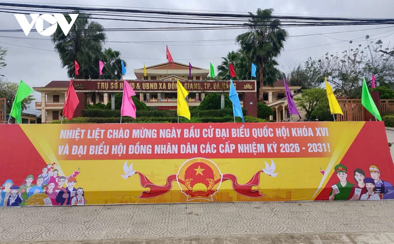 Dans les communes montagneuses de la ville de Da Nang, l'accent est mis sur la propagande visuelle. Photo : VOV.