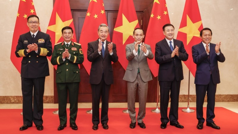 Les ministres des deux pays, lors de la première réunion du Dialogue stratégique au niveau ministériel des Affaires étrangères (AE), de la Défense et de la Sécurité publique Vietnam–Chine (3+3). Photo: NDEL