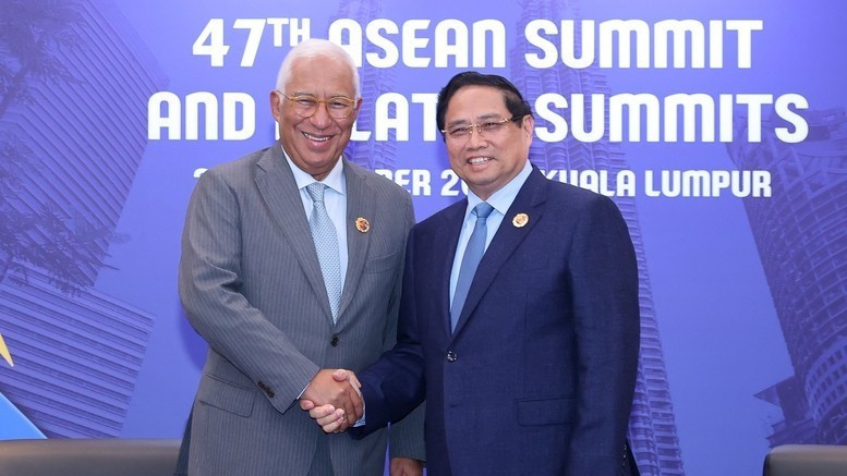Le Premier ministre Pham Minh Chinh (à droite) et le président du Conseil européen Antonio Costa. Photo: VGP