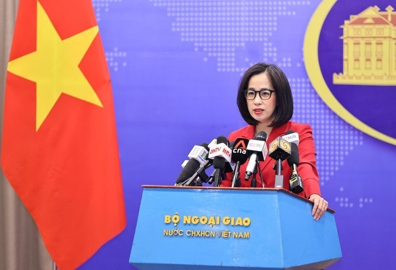 La porte-parole du ministère des Affaires étrangères, Pham Thu Hang, répond aux questions des journalistes lors du point presse régulier, à Hanoi, le 8 janvier. Photo : VNA.