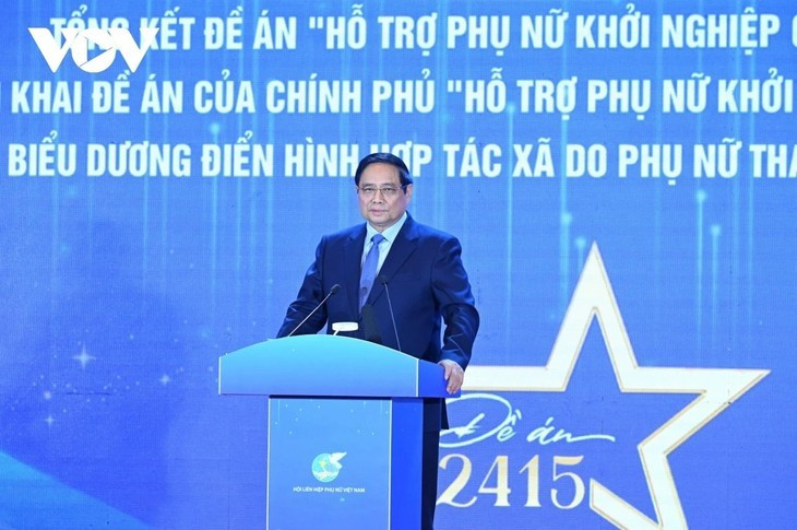 Le Premier ministre Pham Minh Chinh ouvre la conférence-bilan sur le soutien à l’entrepreneuriat féminin. Photo : VOV.