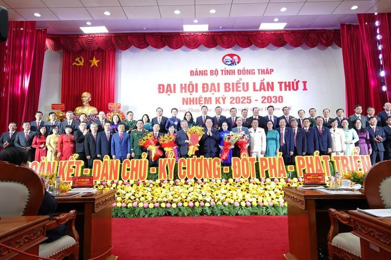 Des délégués participent à l'ouverture du premier Congrès de l'organisation du Parti de la province de Dông Thap pour le mandat 2025-2030. Photo : VNA.