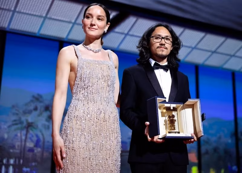 Pham Thien An, récompensé à Cannes en 2023 avec Inside the Yellow Cocoon Shell. Photo : VNA